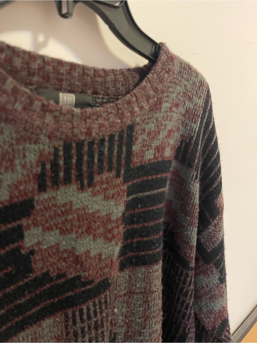 Geometric Pattern Knit Sweater in Brown and Olive (Fits Women’s Small/Med) - Picture 4 of 5